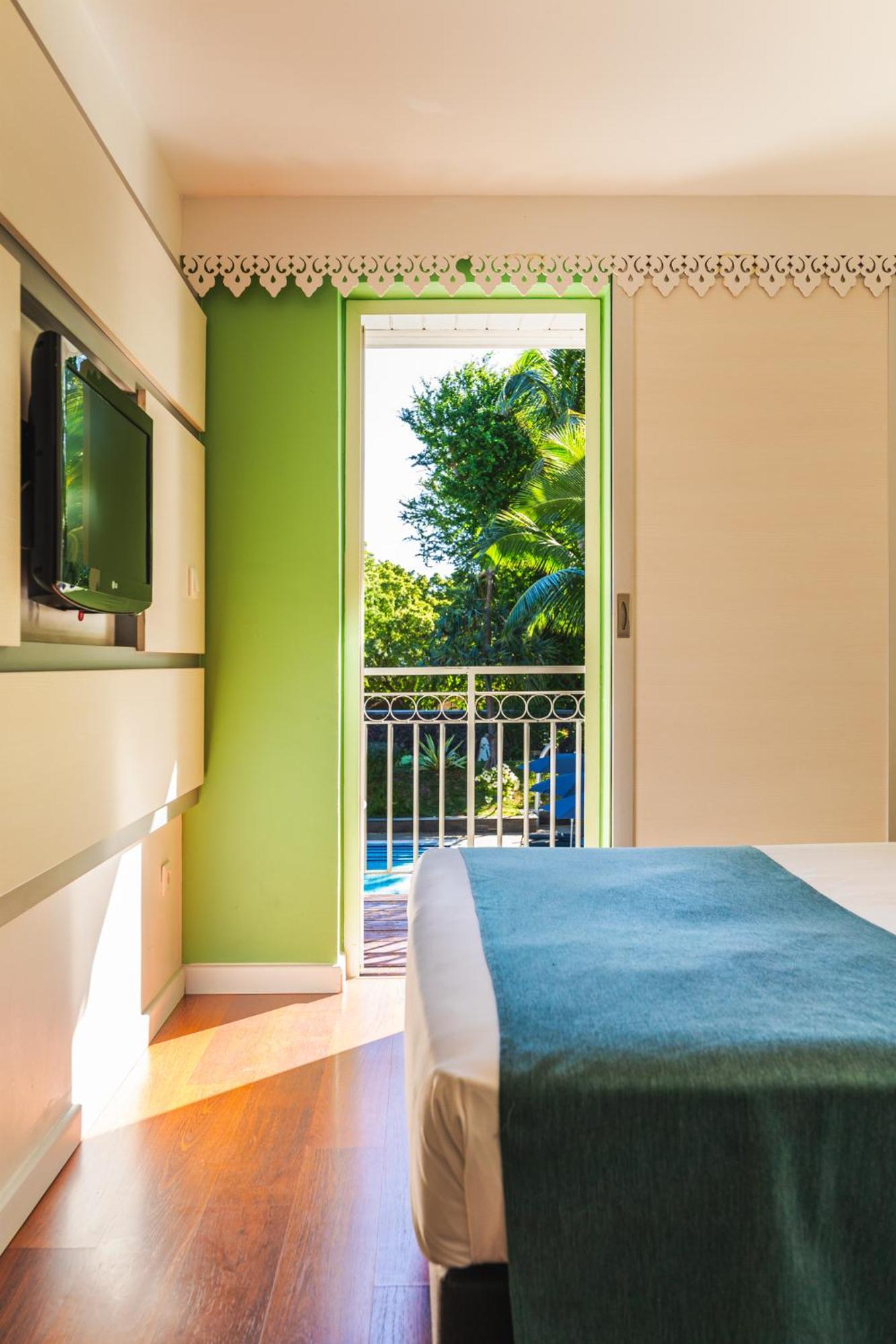 Hotel Exsel Alamanda Сен Жилс ле Бен Екстериор снимка